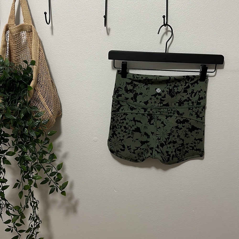 Lululemon In Movement High Rise Short *Everlux 2.5” - Picture 6 of 8
